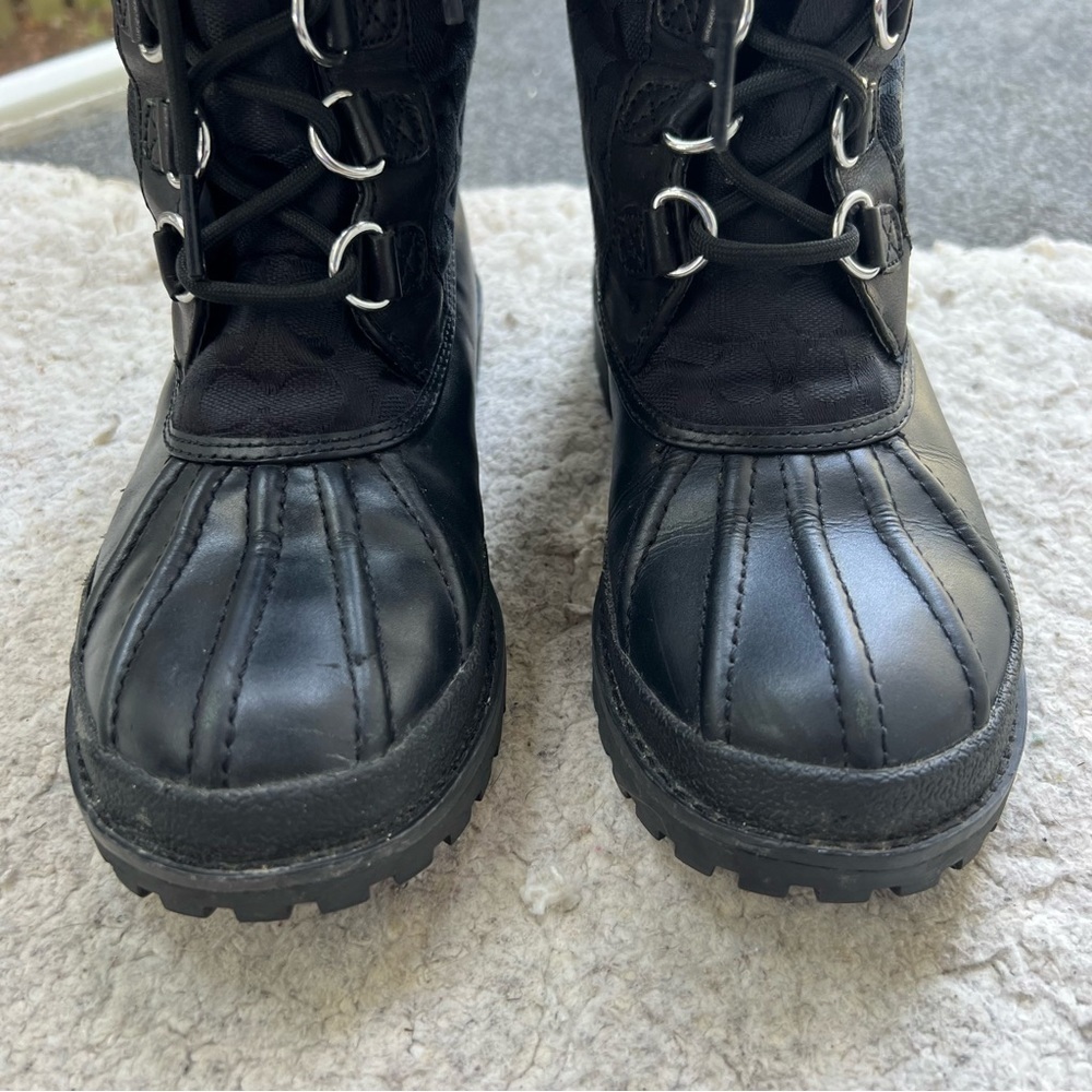 COACH Laura Black Signature Leather/Rubber Silver Hardwear Boots Lace Up Size 7 - Picture 10 of 16